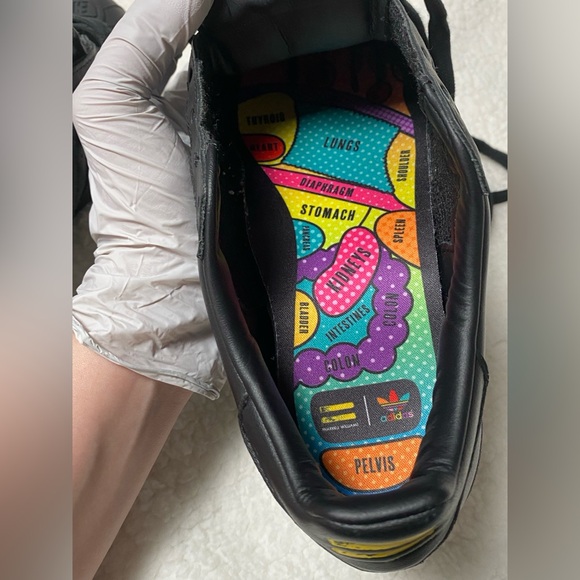 RARE NWOT Adidas Superstar x Pharrell Williams Sneakers in Black & Yellow - Picture 11 of 16